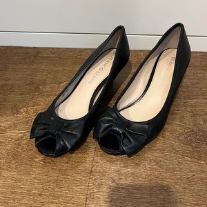 Black dress shoes